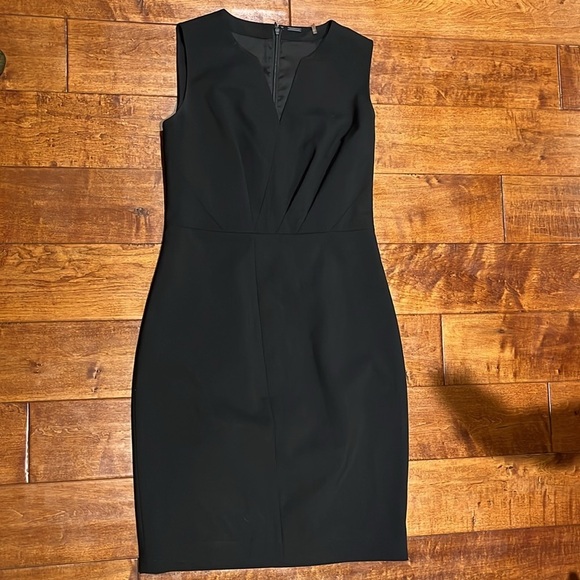 Tahari Sleeveless V Neck Sheath Wool Dress - Picture 7 of 11